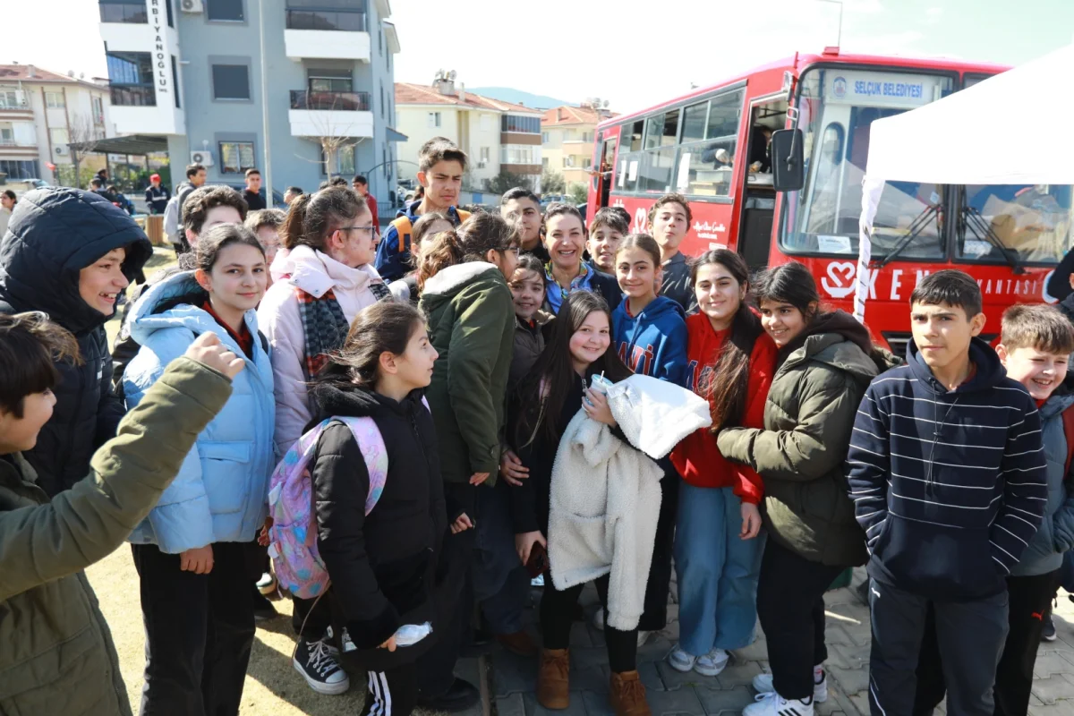 Efes Selçuk’un Öğrenci Otobüsü Projesi 1. Yılını Doldurdu