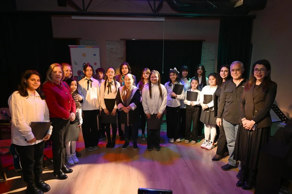 Mersin’de Minik Yeteneklerden Sanat Şöleni