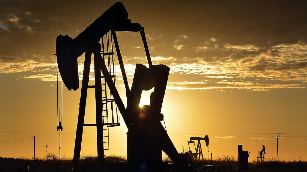 Petrol üç haftanın zirvesine yakın: Hürmüz krizi fiyatları yükseltti